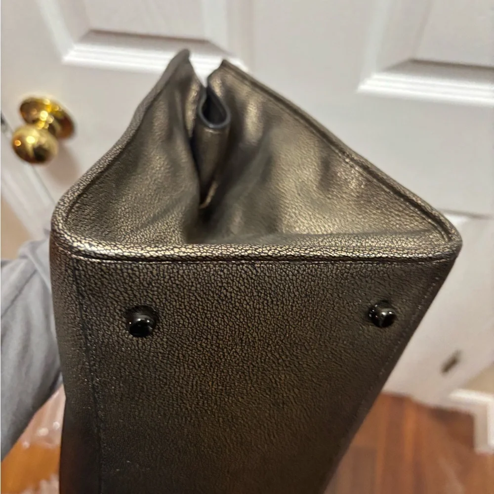 Coach G1481-33859 Crosby Carryall Metallic Gold Crackle Leather/Gunmetal Hrdware - Picture 10 of 16